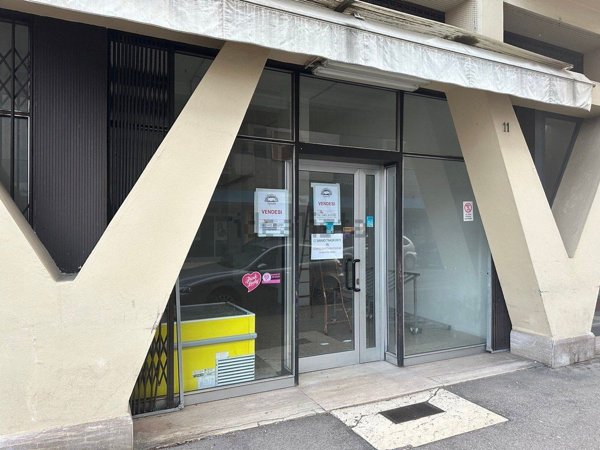 negozio in vendita a Verona in zona Cittadella