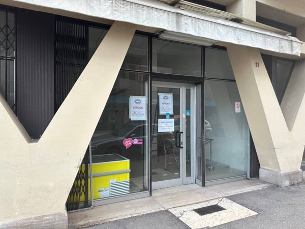 negozio in vendita a Verona in zona Cittadella