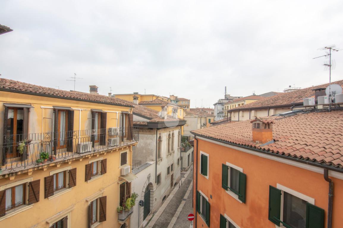 appartamento in vendita a Verona in zona Cittadella