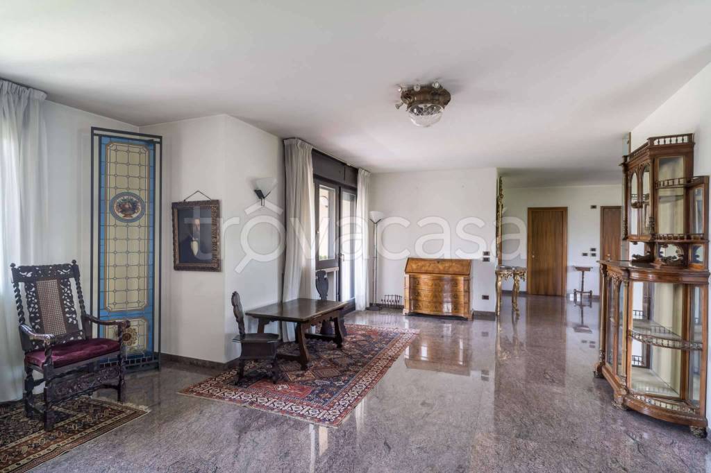 appartamento in vendita a Verona in zona Saval