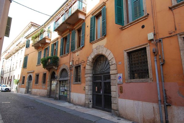 appartamento in vendita a Verona in zona Centro Storico