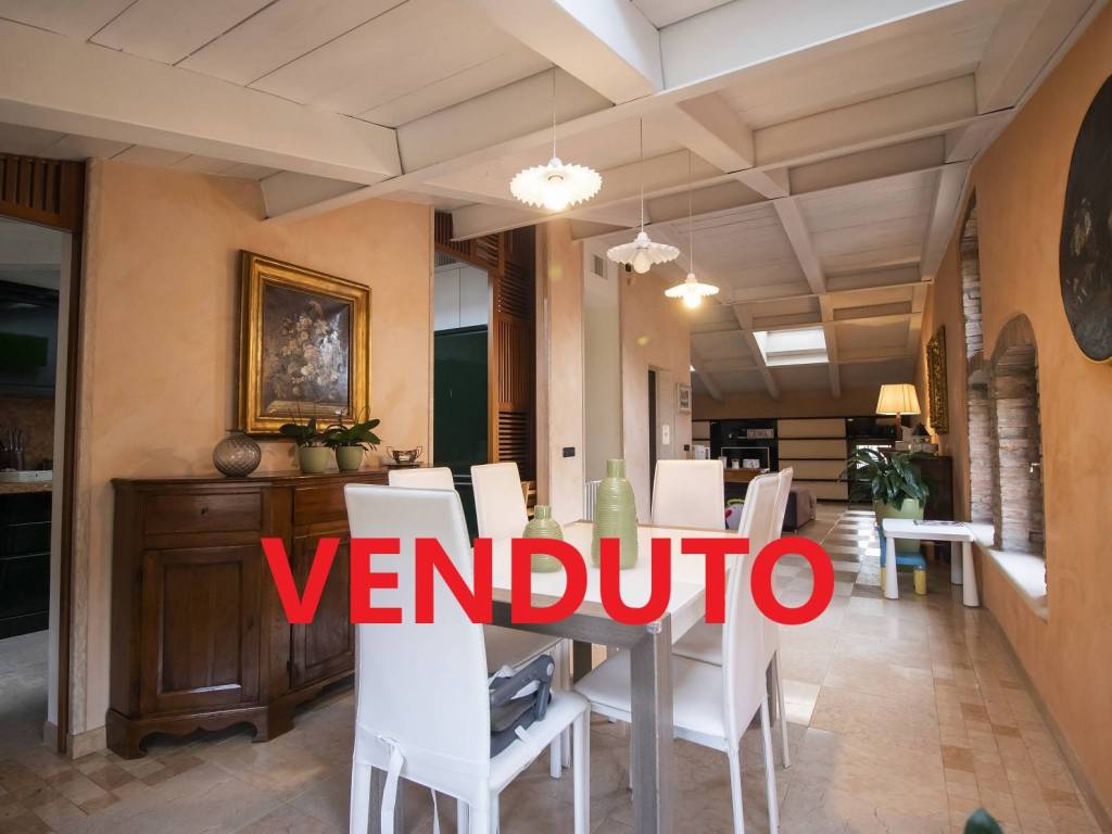 casa indipendente in vendita a Verona
