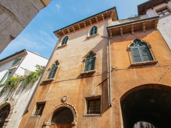 casa indipendente in vendita a Verona