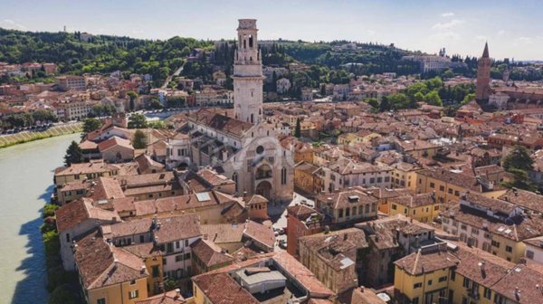 appartamento in vendita a Verona in zona Centro Storico
