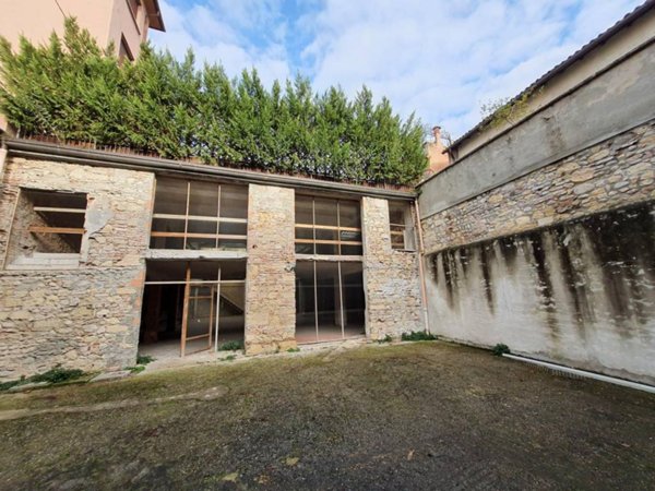 locale commerciale in vendita a Verona