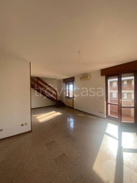 appartamento in vendita a Verona in zona Borgo Roma