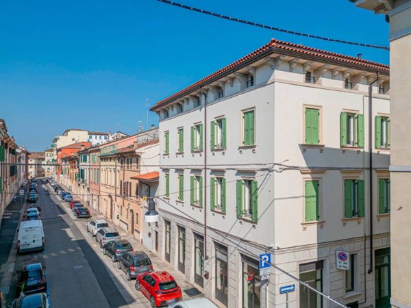 appartamento in vendita a Verona in zona Veronetta