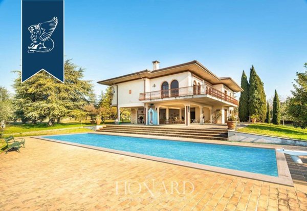 villa in vendita a Verona in zona Veronetta