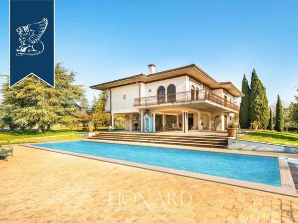 villa in vendita a Verona in zona Centro Storico