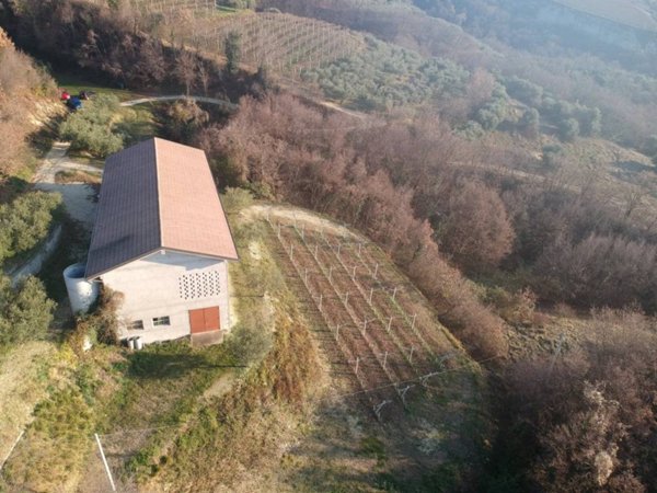 locale di sgombero in vendita a Verona