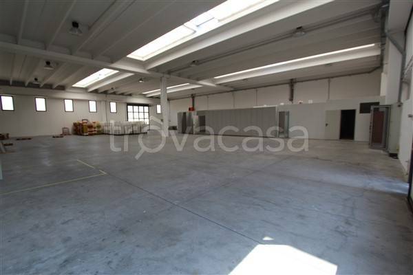 locale commerciale in vendita a Verona