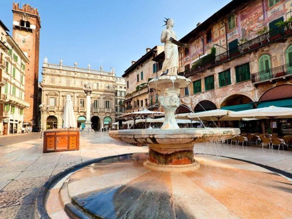 appartamento in vendita a Verona in zona Centro Storico
