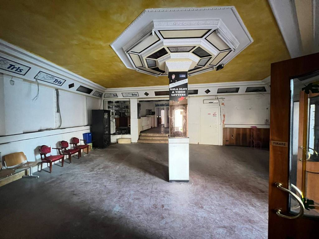 negozio in vendita a Verona in zona Veronetta