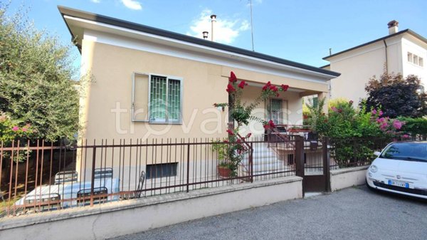 casa indipendente in vendita a Verona in zona Borgo Roma