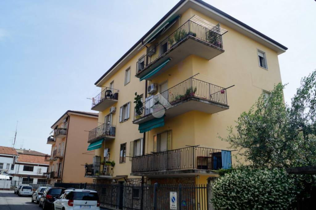 appartamento in vendita a Verona in zona Borgo Roma
