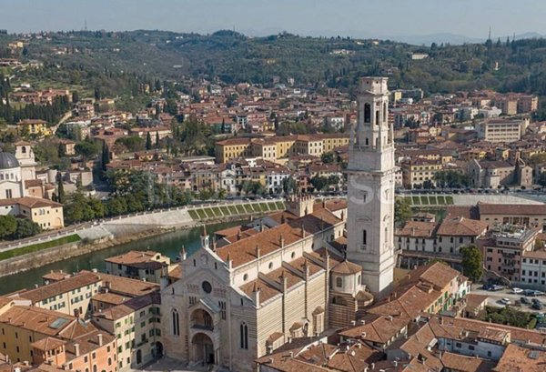 appartamento in vendita a Verona in zona Centro Storico