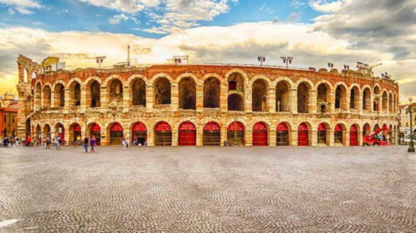 negozio in vendita a Verona in zona Centro Storico