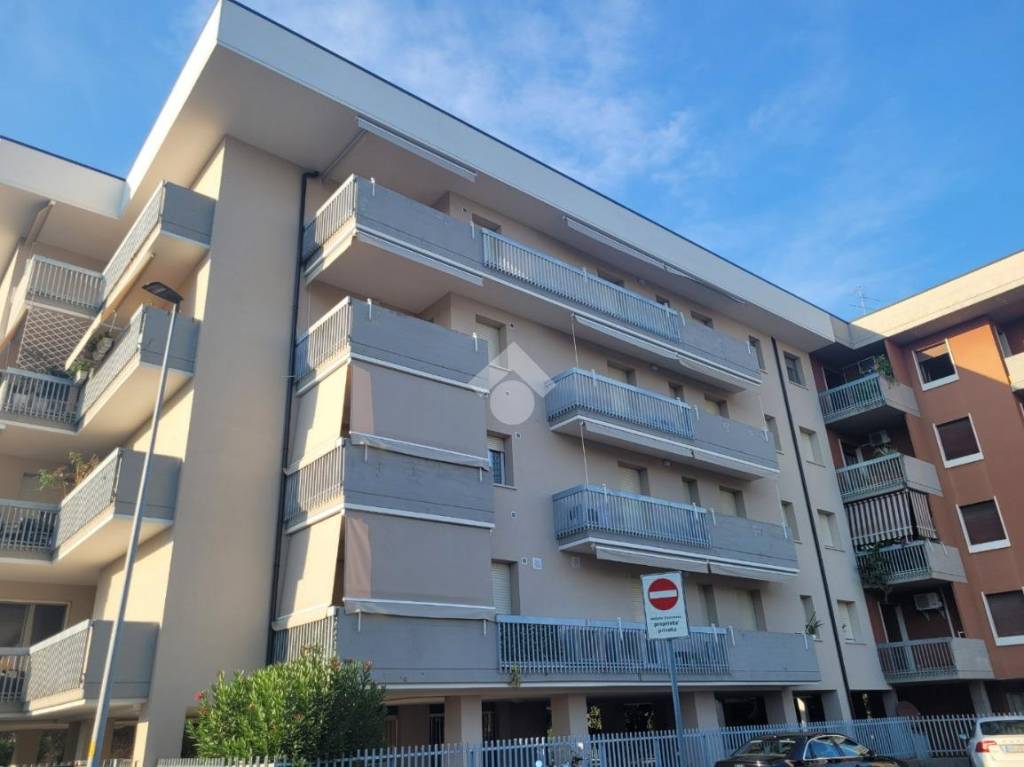 appartamento in vendita a Verona in zona Borgo Roma