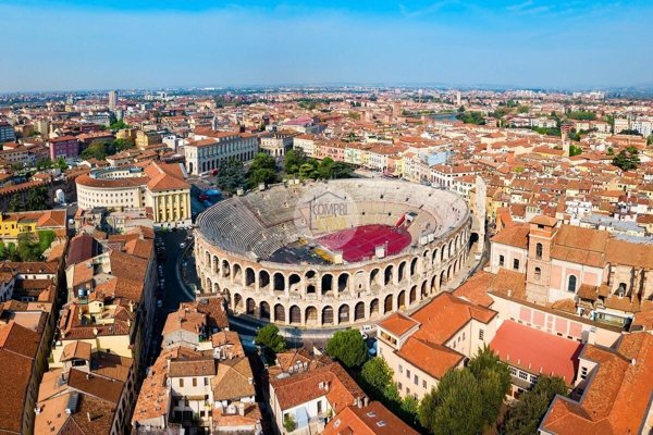 appartamento in vendita a Verona in zona Centro Storico