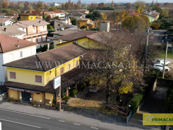 negozio in vendita a Verona in zona Centro Storico