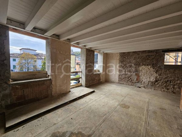 casa indipendente in vendita a Verona in zona Quinzano