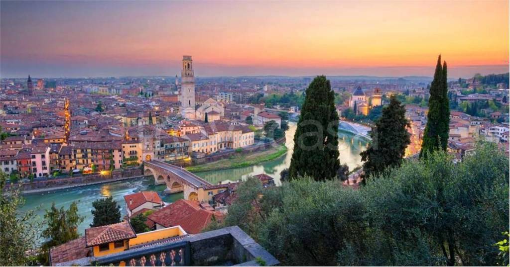 appartamento in vendita a Verona in zona Centro Storico