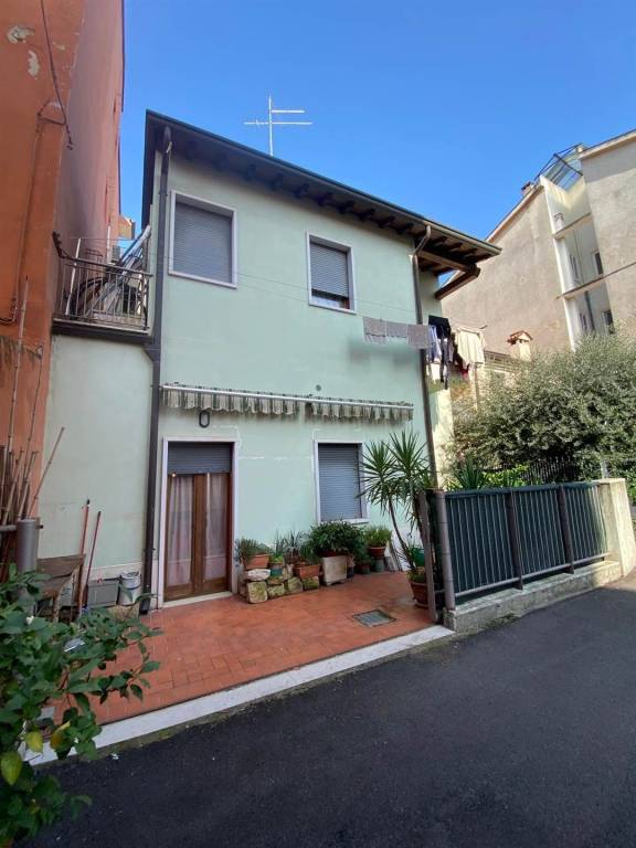 casa indipendente in vendita a Verona in zona San Pancrazio