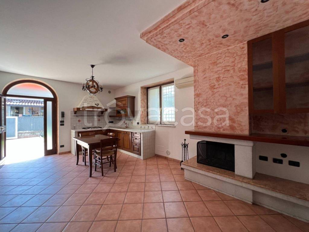 casa indipendente in vendita a Verona in zona Borgo Roma