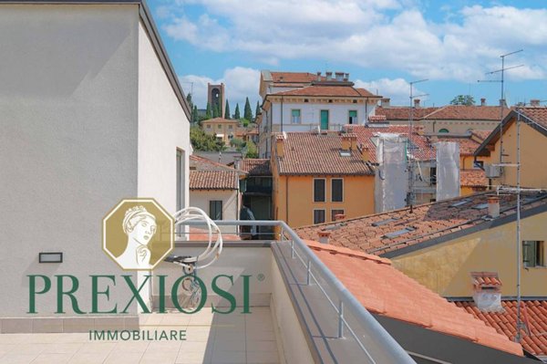 appartamento in vendita a Verona in zona Veronetta