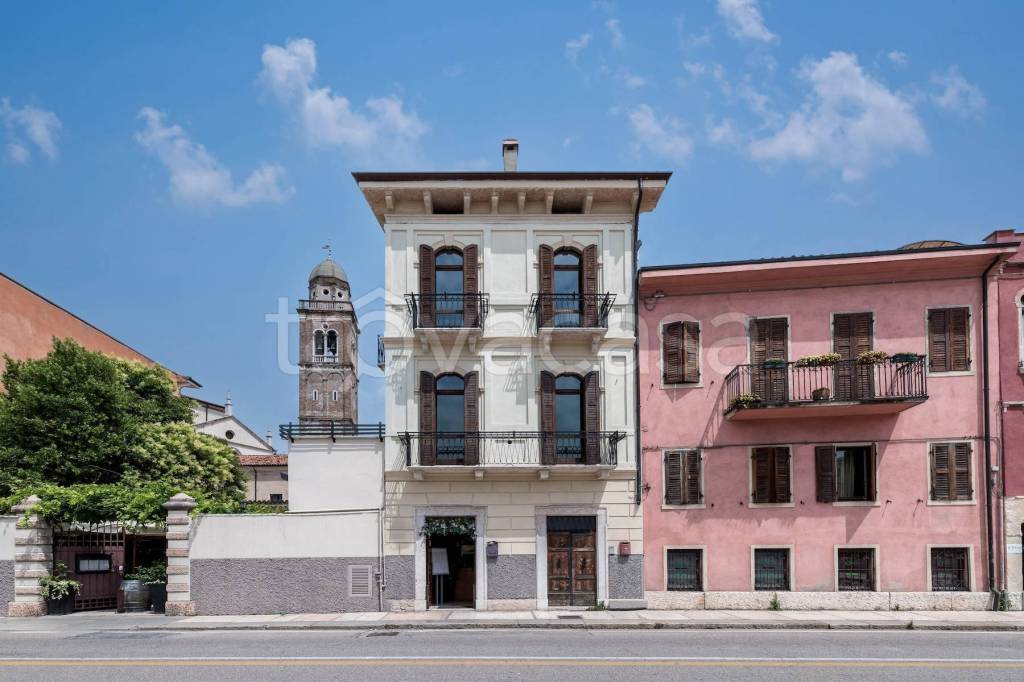 casa indipendente in vendita a Verona in zona Veronetta