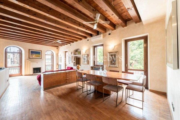 casa indipendente in vendita a Verona in zona Veronetta