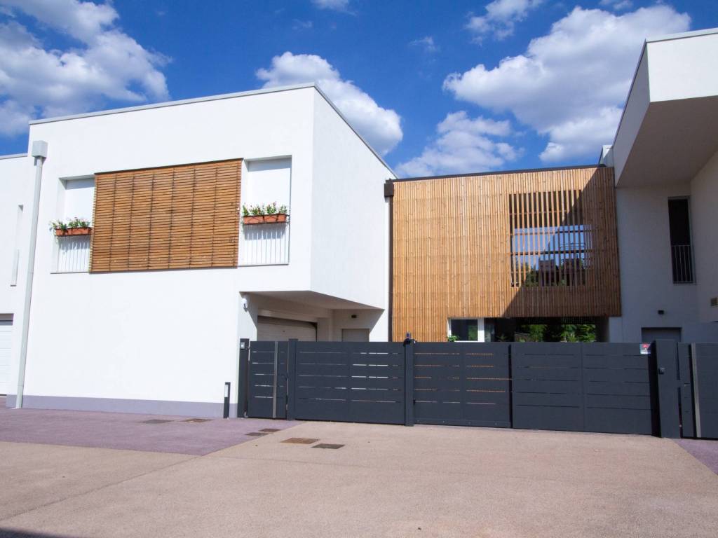 casa indipendente in vendita a Verona