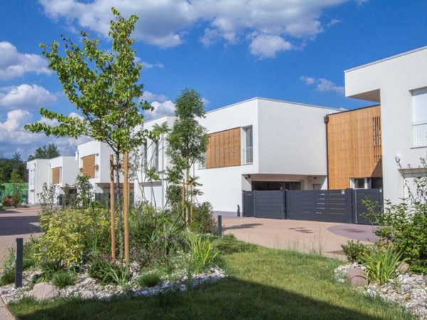 casa indipendente in vendita a Verona in zona Valdonega