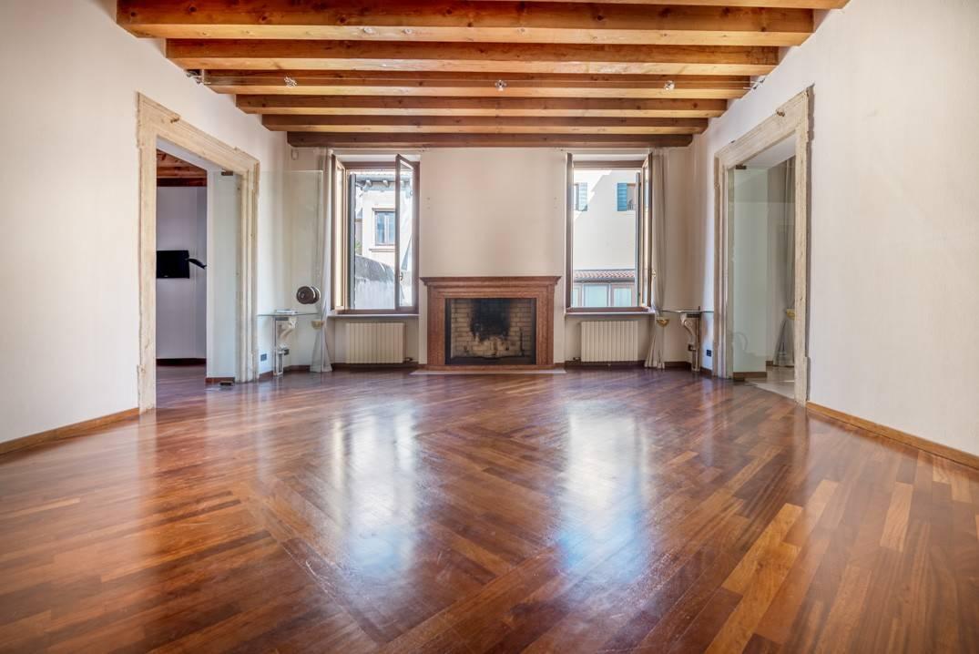 appartamento in vendita a Verona in zona Centro Storico