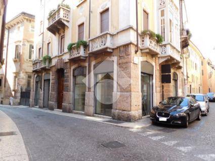 negozio in vendita a Verona in zona Centro Storico