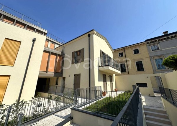 appartamento in vendita a Verona in zona San Zeno
