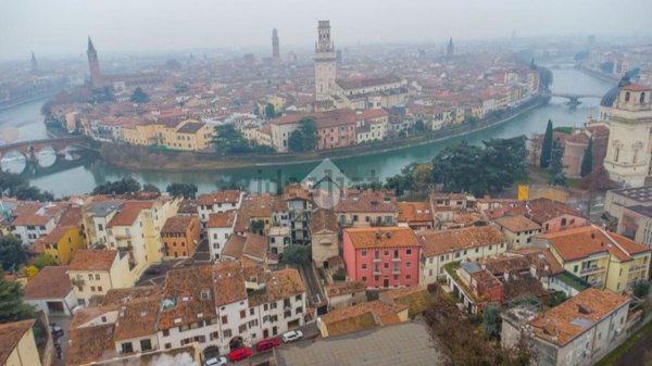 casa semindipendente in vendita a Verona in zona Veronetta