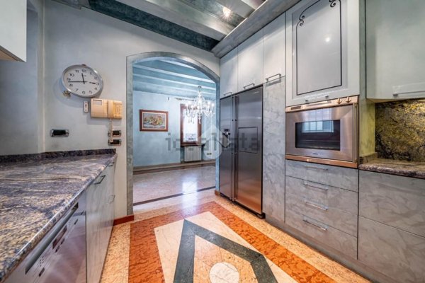 casa semindipendente in vendita a Verona in zona Veronetta