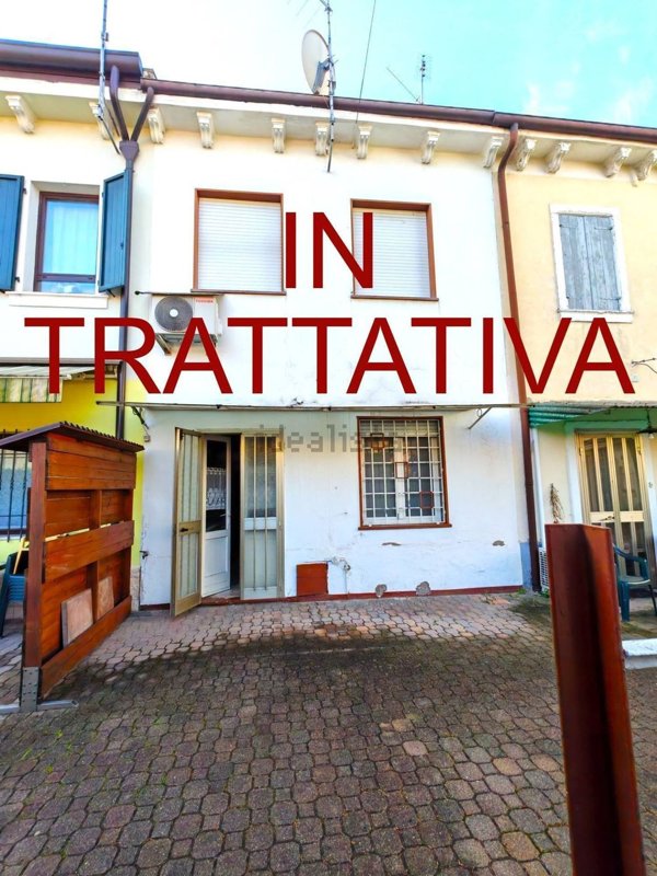 casa indipendente in vendita a Verona in zona Golosine