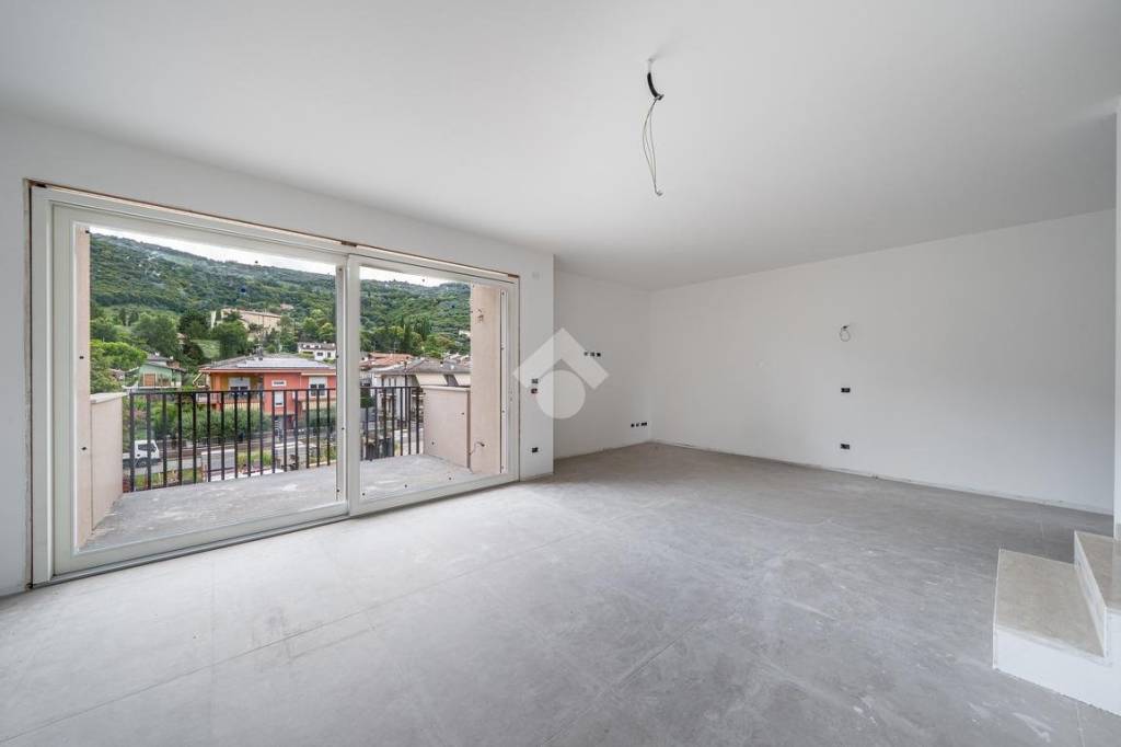 appartamento in vendita a Verona in zona Centro Storico