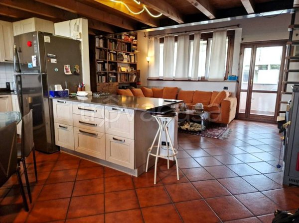 appartamento in vendita a Verona in zona Santa Lucia