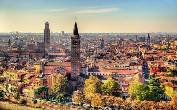 negozio in vendita a Verona in zona Centro Storico