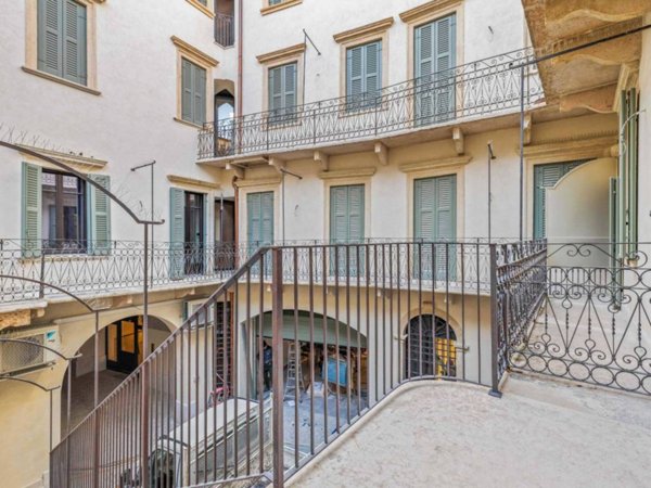 appartamento in vendita a Verona in zona Centro Storico