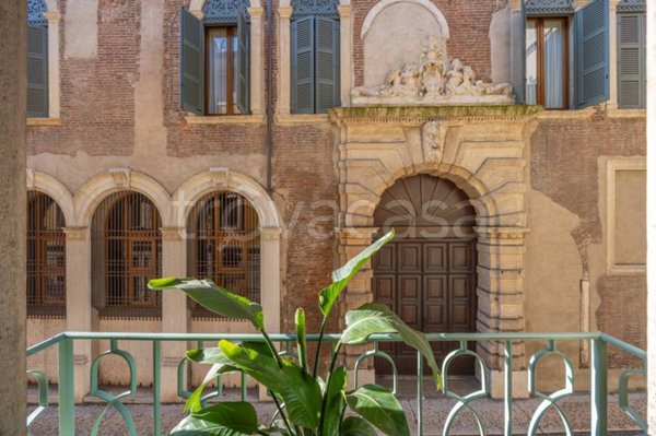 appartamento in vendita a Verona in zona Centro Storico