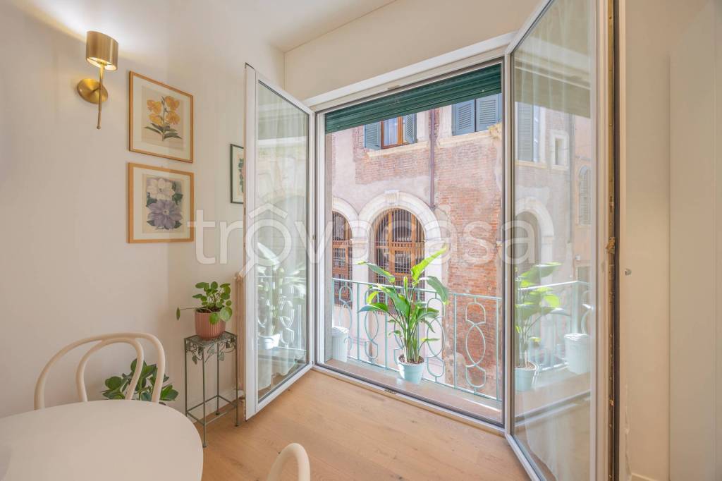 appartamento in vendita a Verona in zona Centro Storico