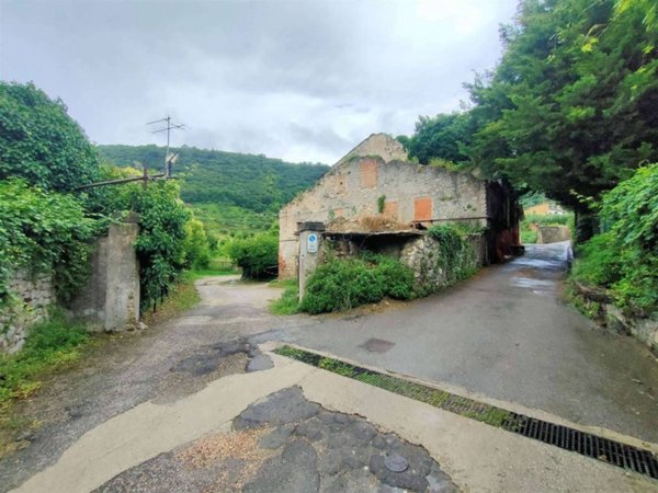 casale in vendita a Verona in zona Quinto di Valpantena