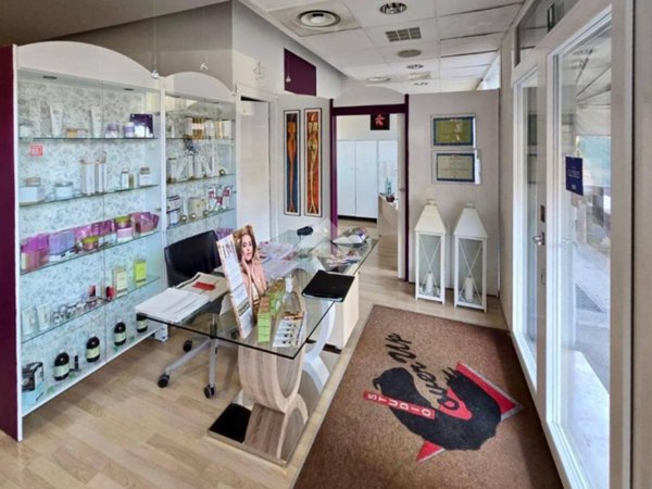 negozio in vendita a Verona in zona San Massimo all'Adige
