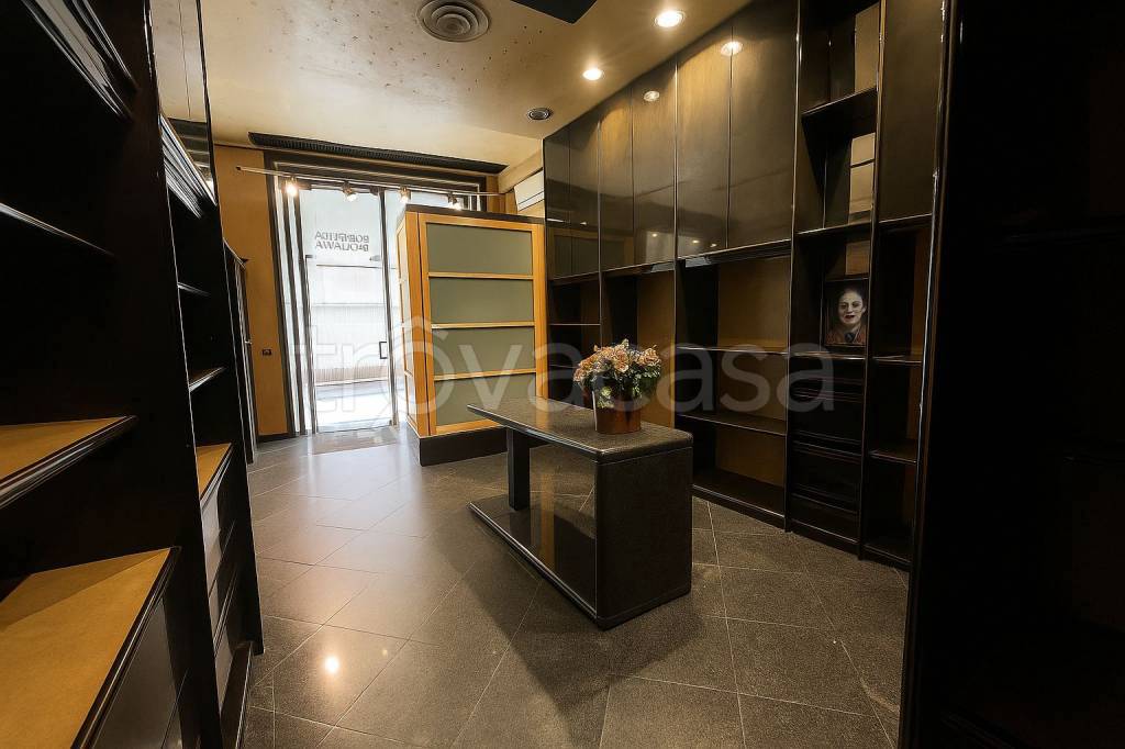 negozio in vendita a Verona in zona Centro Storico