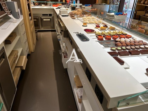locale commerciale in vendita a Verona in zona Centro Storico