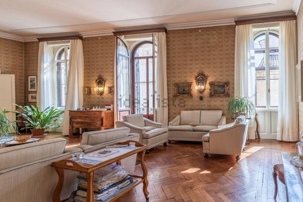 casa indipendente in vendita a Verona in zona Centro Storico